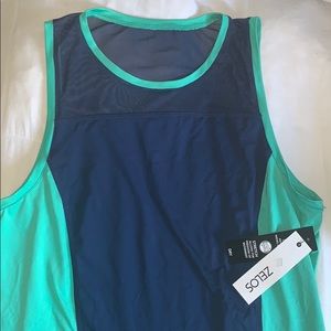 Breathable women’s workout tank top